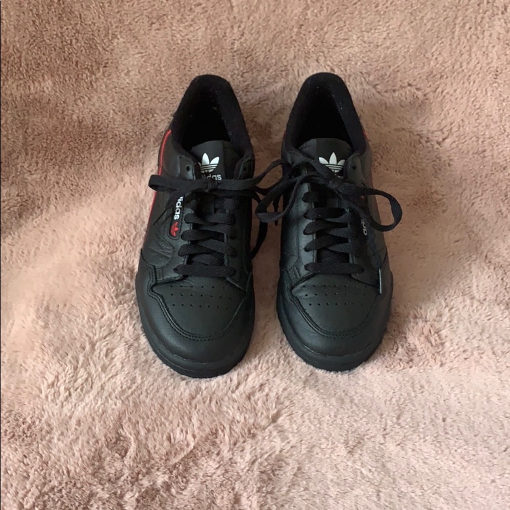 Adidas Continental